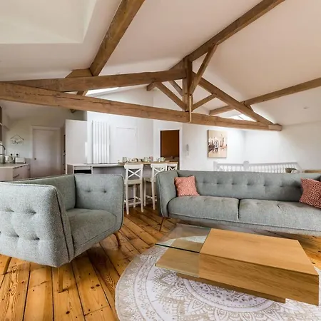 Apartman Views Keyweek Duplex And Terrace Right Above The Golf
